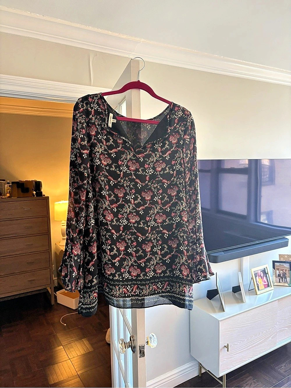Floral Long Sleeve Tunic in Black & Pink Like New